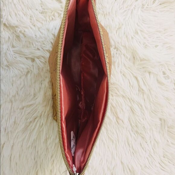 💄Gold Zippered Cosmetic & Makeup Pouch 💄 - Picture 6 of 9